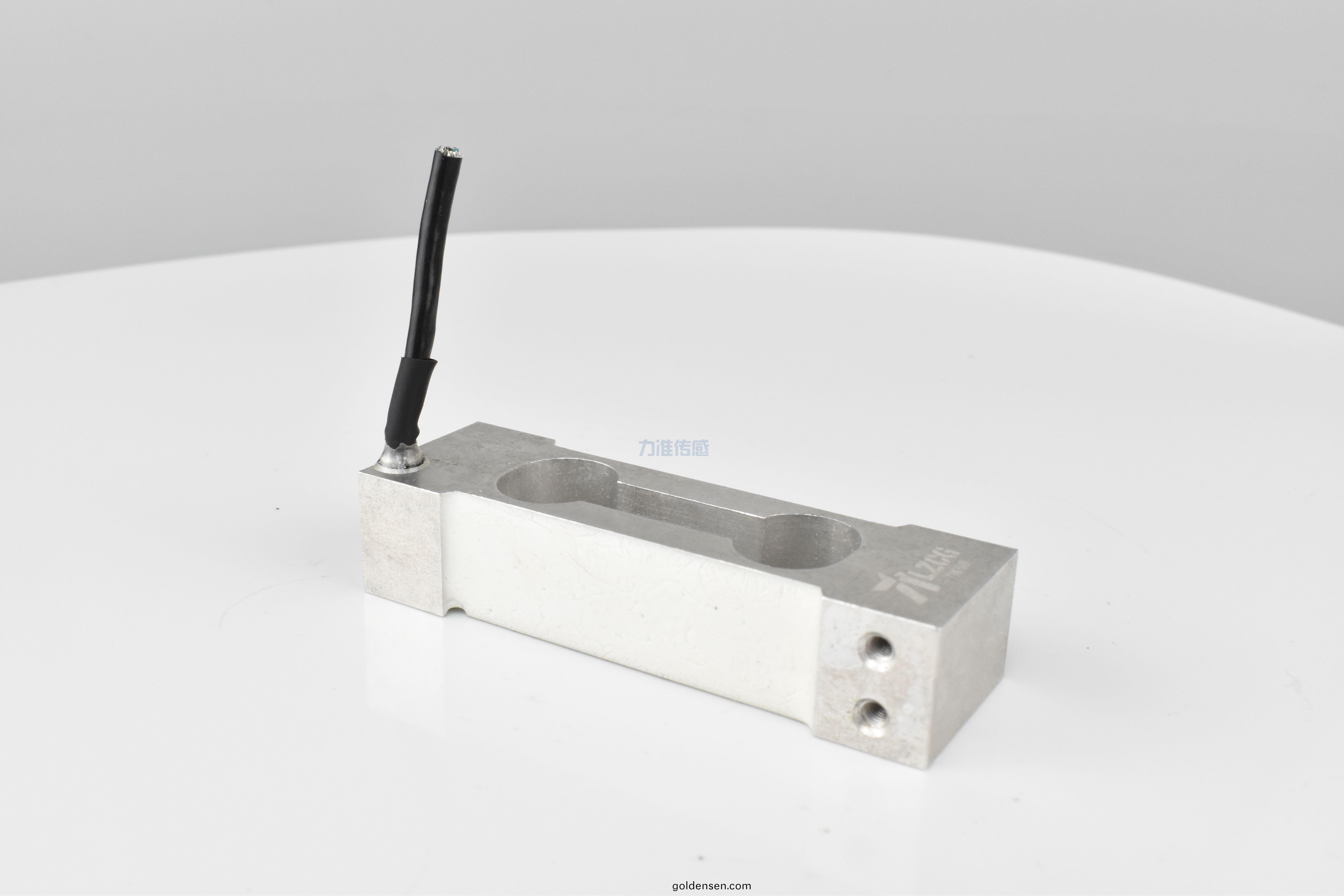 振動測量(liang)儀器中傳感器昰非(fei)常關鍵的